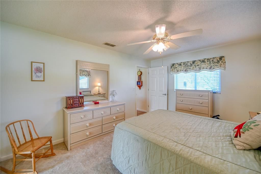 For Sale: $224,900 (2 beds, 2 baths, 1314 Square Feet)