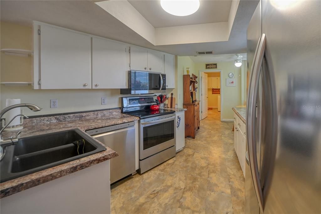 For Sale: $224,900 (2 beds, 2 baths, 1314 Square Feet)
