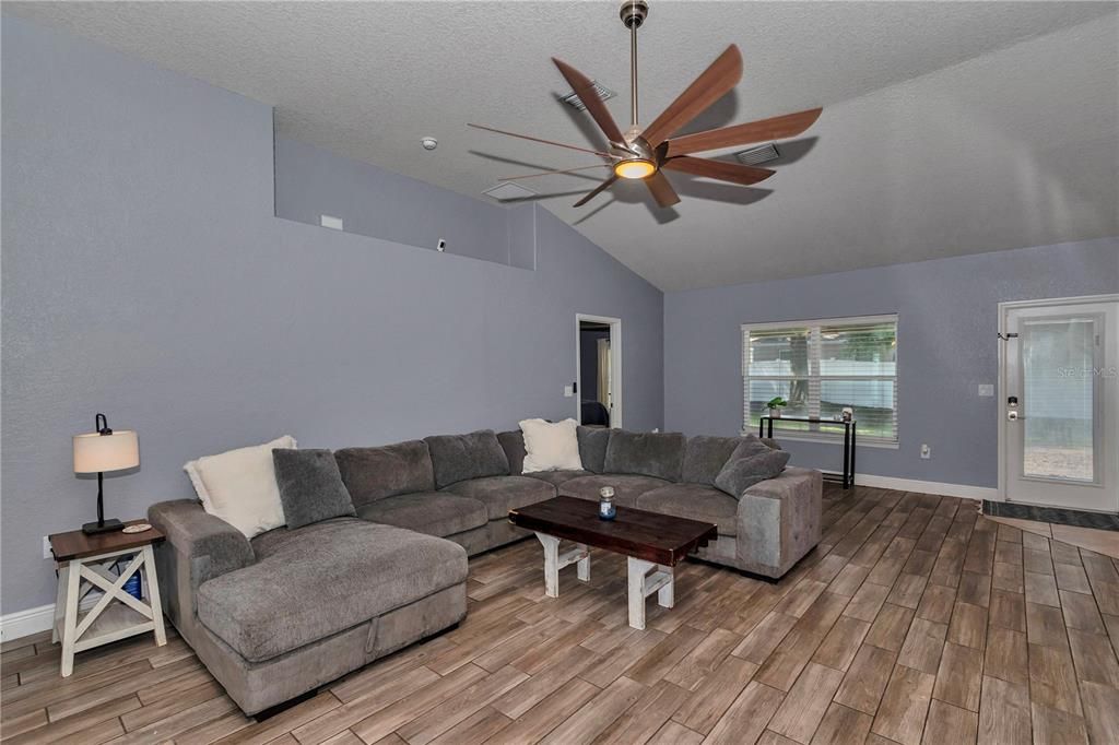 For Sale: $392,500 (4 beds, 2 baths, 2374 Square Feet)