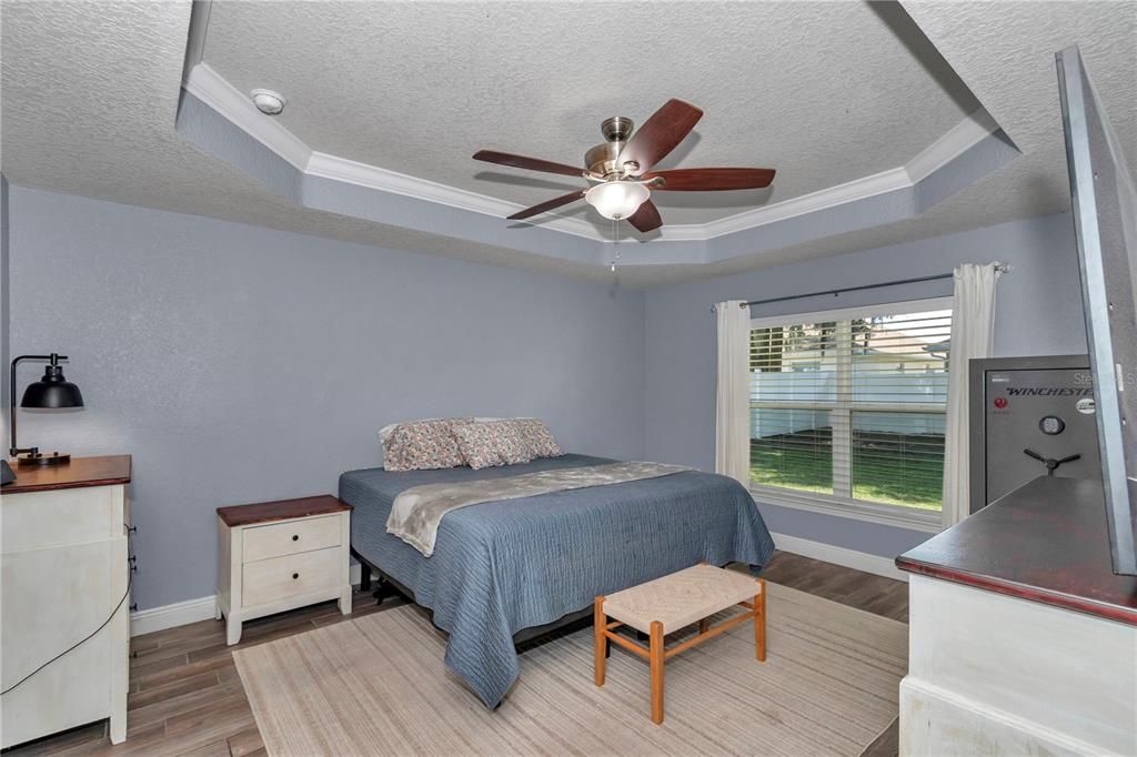 For Sale: $392,500 (4 beds, 2 baths, 2374 Square Feet)