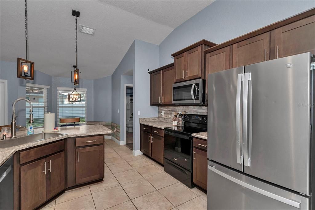 For Sale: $392,500 (4 beds, 2 baths, 2374 Square Feet)