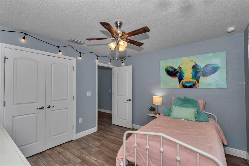For Sale: $392,500 (4 beds, 2 baths, 2374 Square Feet)