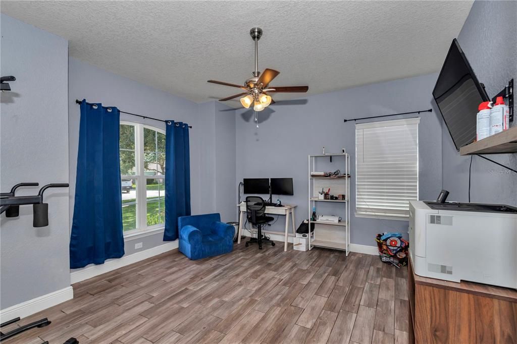 For Sale: $392,500 (4 beds, 2 baths, 2374 Square Feet)