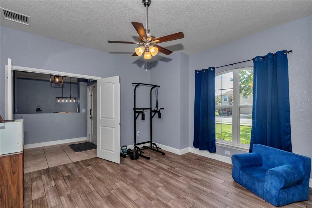 For Sale: $392,500 (4 beds, 2 baths, 2374 Square Feet)