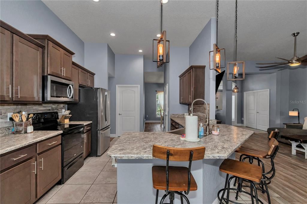 For Sale: $392,500 (4 beds, 2 baths, 2374 Square Feet)