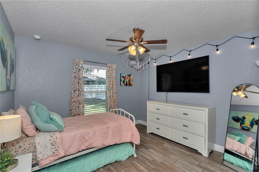 For Sale: $392,500 (4 beds, 2 baths, 2374 Square Feet)