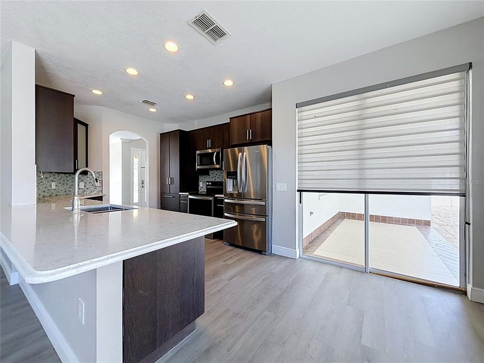 For Sale: $450,000 (5 beds, 2 baths, 2800 Square Feet)
