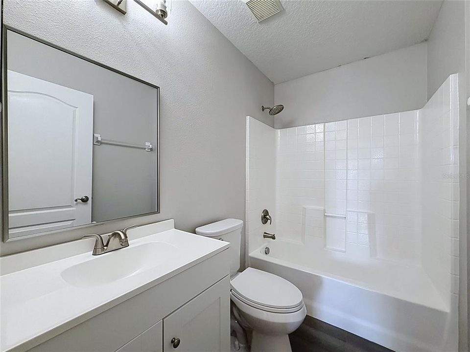 For Sale: $450,000 (5 beds, 2 baths, 2800 Square Feet)