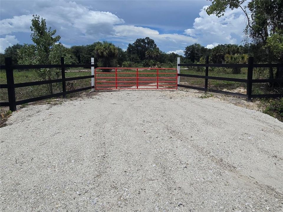 最近售出: $55,000 (1.25 acres)