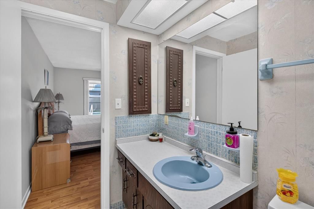 待售: $550,000 (2 贝兹, 2 浴室, 1424 平方英尺)