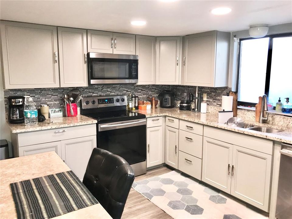 For Rent: $1,800 (2 beds, 2 baths, 1380 Square Feet)