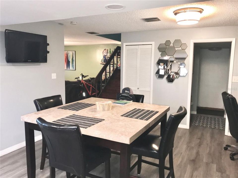 For Rent: $1,800 (2 beds, 2 baths, 1380 Square Feet)