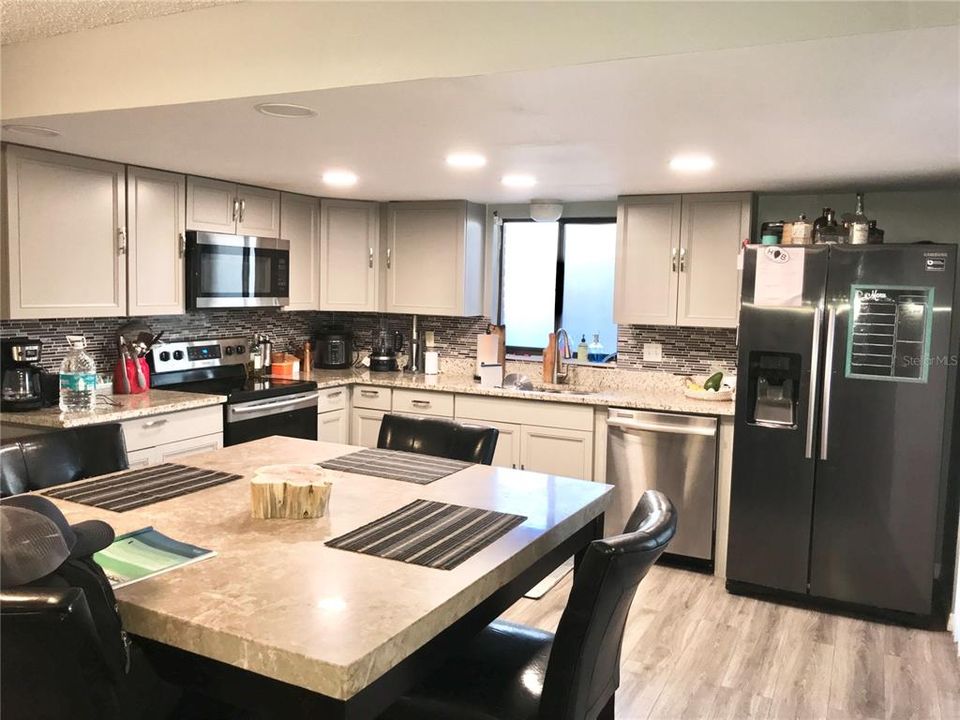 For Rent: $1,800 (2 beds, 2 baths, 1380 Square Feet)