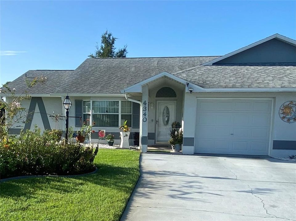 For Sale: $249,900 (2 beds, 2 baths, 1249 Square Feet)
