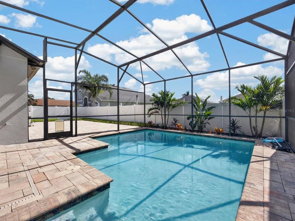 Active With Contract: $550,000 (4 beds, 2 baths, 2321 Square Feet)
