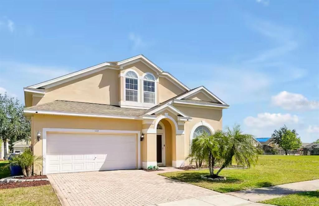 For Sale: $439,900 (5 beds, 3 baths, 2345 Square Feet)