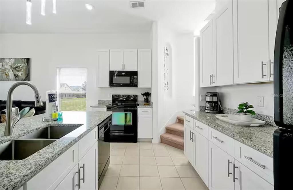 For Sale: $439,900 (5 beds, 3 baths, 2345 Square Feet)