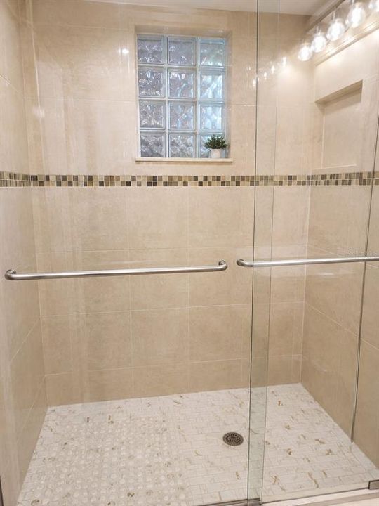 For Sale: $219,900 (3 beds, 2 baths, 1278 Square Feet)