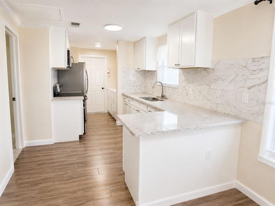 For Sale: $219,900 (3 beds, 2 baths, 1278 Square Feet)