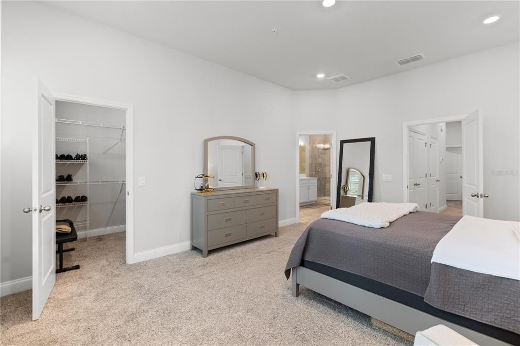 For Rent: $2,700 (3 beds, 2 baths, 1612 Square Feet)