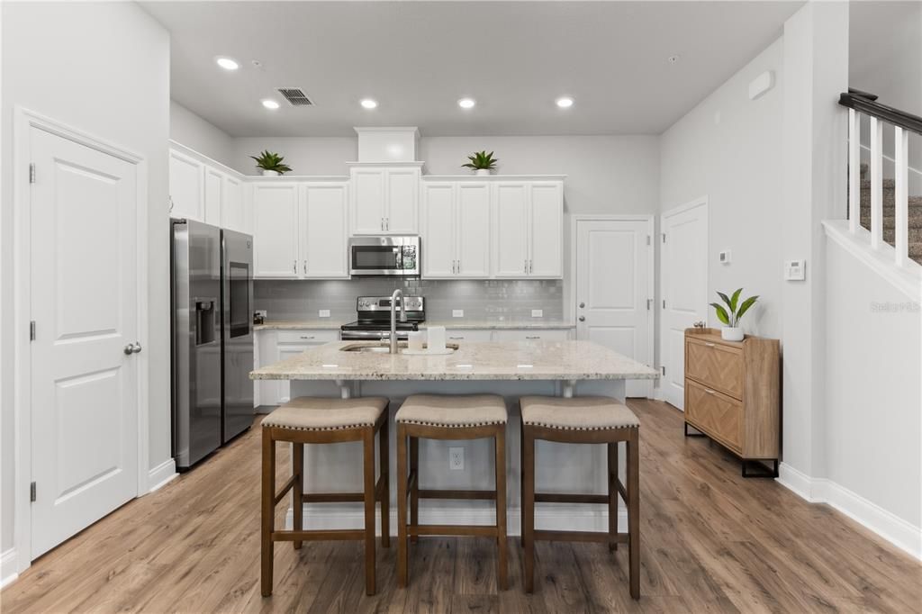 For Rent: $2,700 (3 beds, 2 baths, 1612 Square Feet)