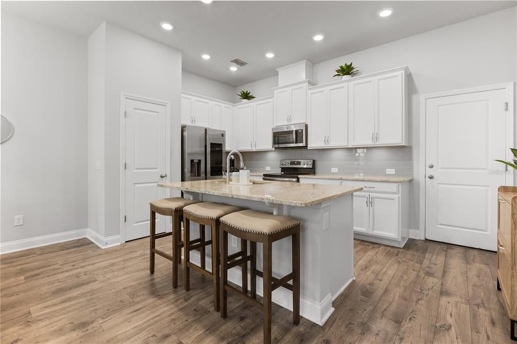For Rent: $2,700 (3 beds, 2 baths, 1612 Square Feet)