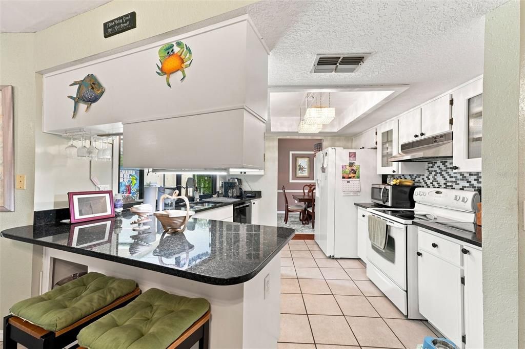 For Sale: $335,000 (3 beds, 2 baths, 1659 Square Feet)