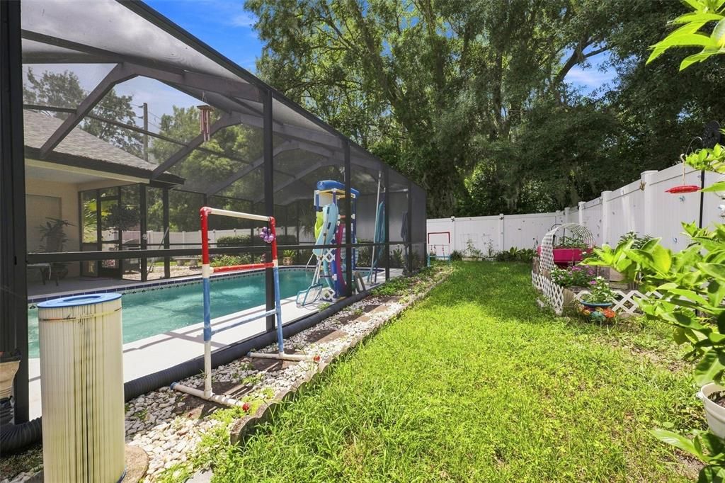 For Sale: $335,000 (3 beds, 2 baths, 1659 Square Feet)