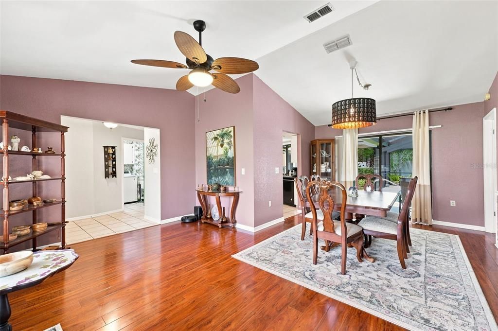 For Sale: $335,000 (3 beds, 2 baths, 1659 Square Feet)
