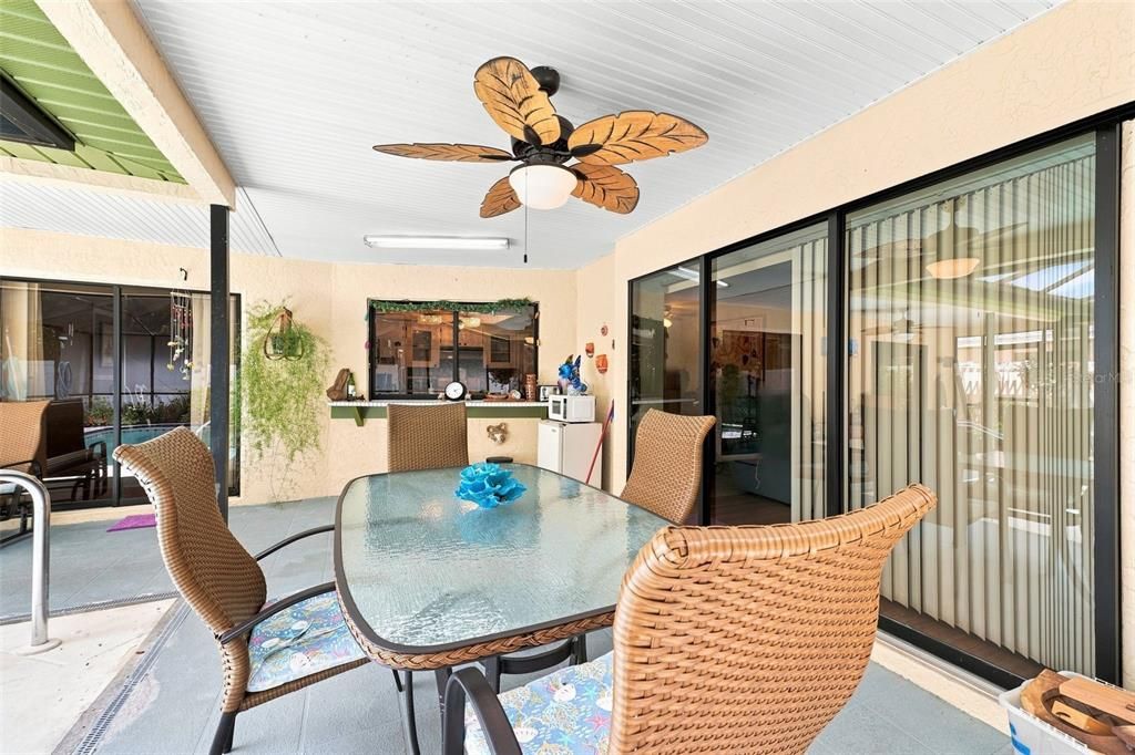 For Sale: $335,000 (3 beds, 2 baths, 1659 Square Feet)