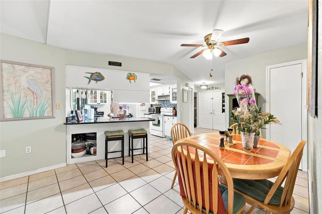 For Sale: $335,000 (3 beds, 2 baths, 1659 Square Feet)