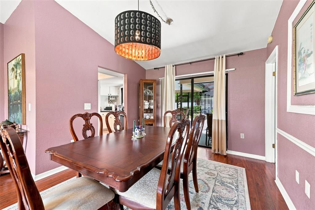 For Sale: $335,000 (3 beds, 2 baths, 1659 Square Feet)