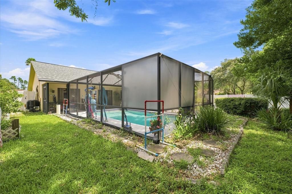 For Sale: $335,000 (3 beds, 2 baths, 1659 Square Feet)