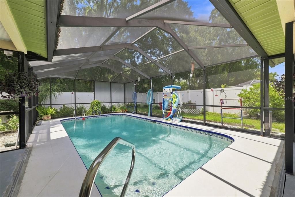 For Sale: $335,000 (3 beds, 2 baths, 1659 Square Feet)