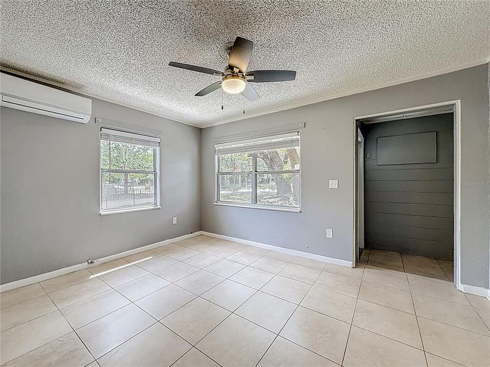 For Rent: $1,720 (2 beds, 1 baths, 725 Square Feet)