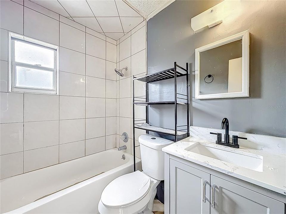 For Rent: $1,720 (2 beds, 1 baths, 725 Square Feet)