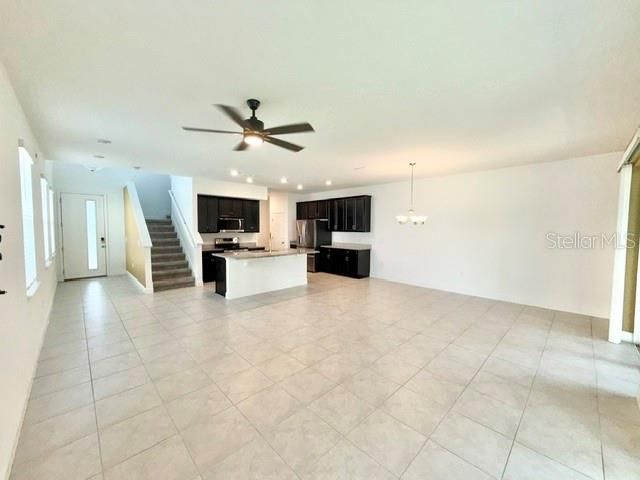 For Rent: $3,395 (3 beds, 2 baths, 2378 Square Feet)