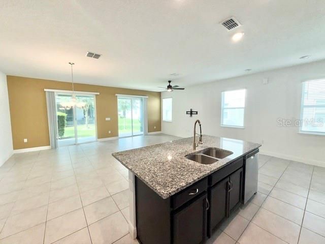 For Rent: $3,395 (3 beds, 2 baths, 2378 Square Feet)