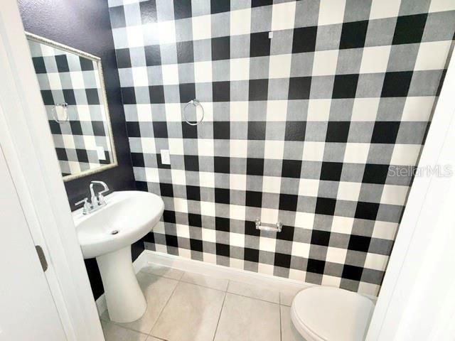 For Rent: $3,395 (3 beds, 2 baths, 2378 Square Feet)