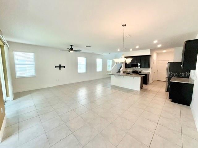 For Rent: $3,395 (3 beds, 2 baths, 2378 Square Feet)