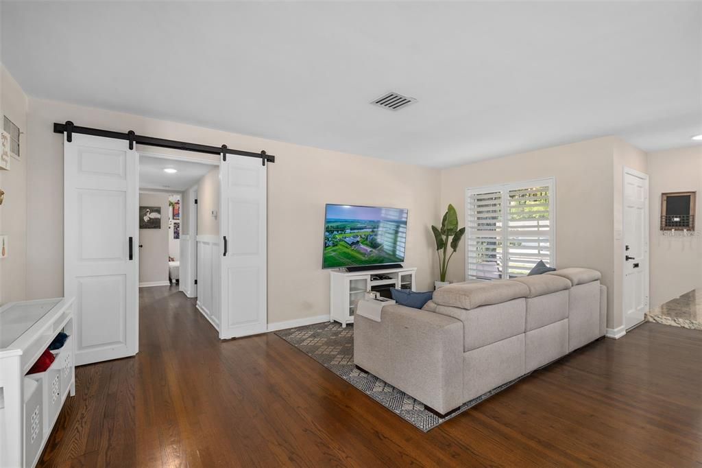 For Sale: $525,000 (3 beds, 2 baths, 1380 Square Feet)