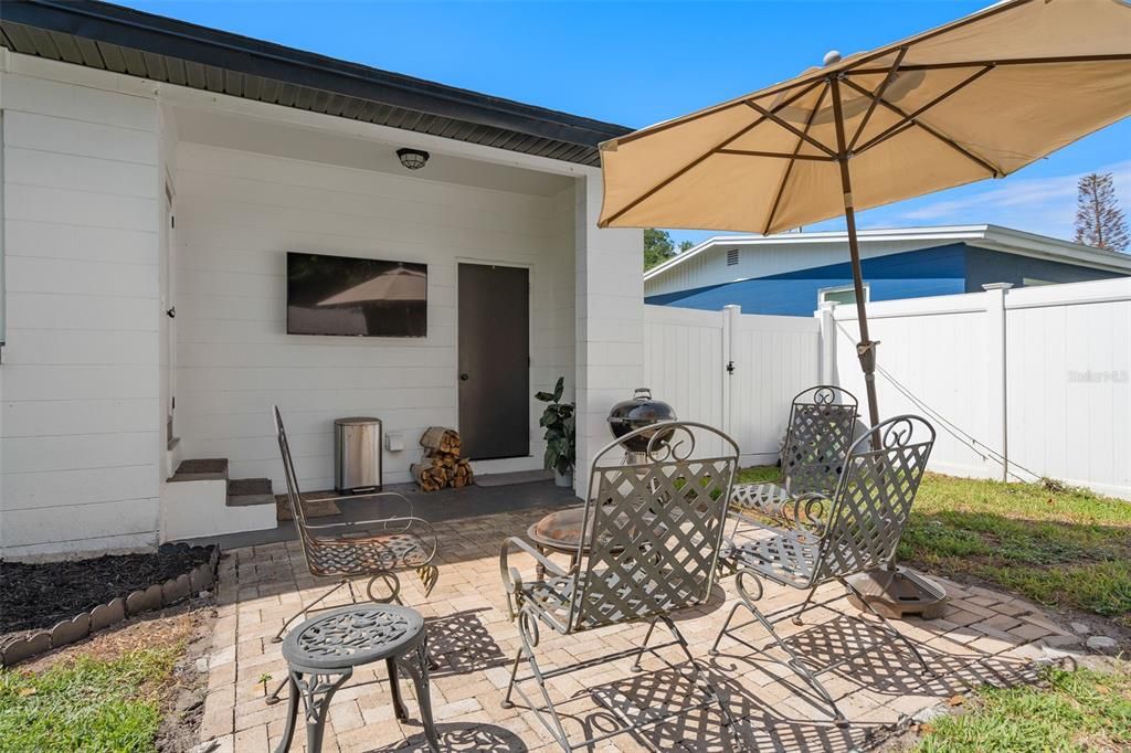 For Sale: $525,000 (3 beds, 2 baths, 1380 Square Feet)