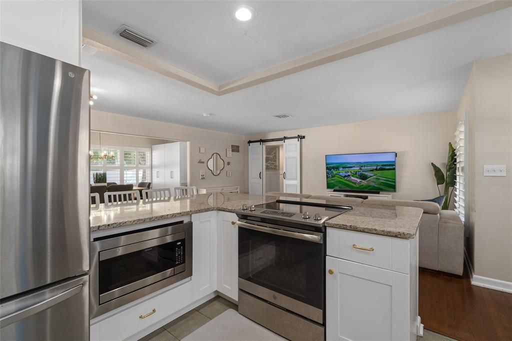 For Sale: $525,000 (3 beds, 2 baths, 1380 Square Feet)