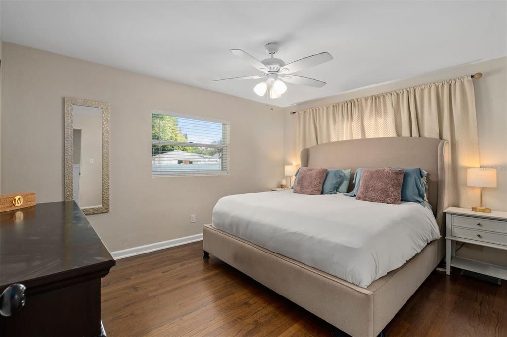 For Sale: $525,000 (3 beds, 2 baths, 1380 Square Feet)