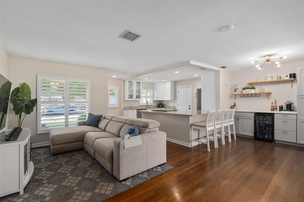 For Sale: $525,000 (3 beds, 2 baths, 1380 Square Feet)