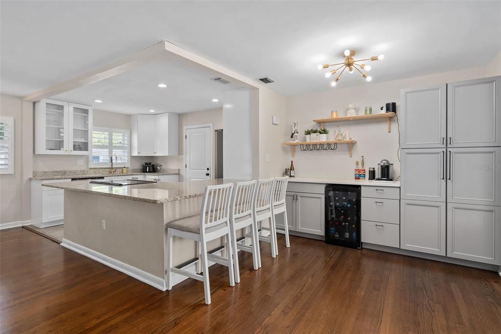 For Sale: $525,000 (3 beds, 2 baths, 1380 Square Feet)