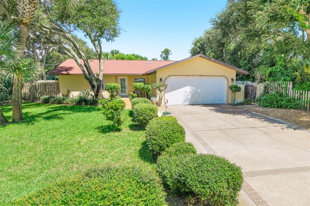 For Sale: $599,900 (3 beds, 2 baths, 1412 Square Feet)