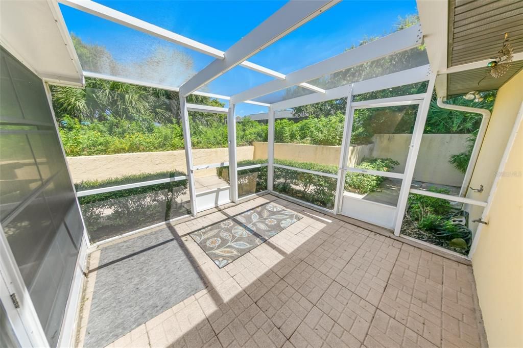 For Sale: $599,900 (3 beds, 2 baths, 1412 Square Feet)