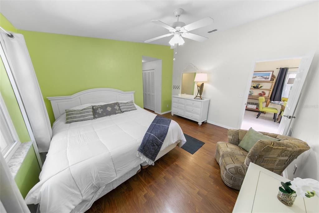 For Sale: $599,900 (3 beds, 2 baths, 1412 Square Feet)