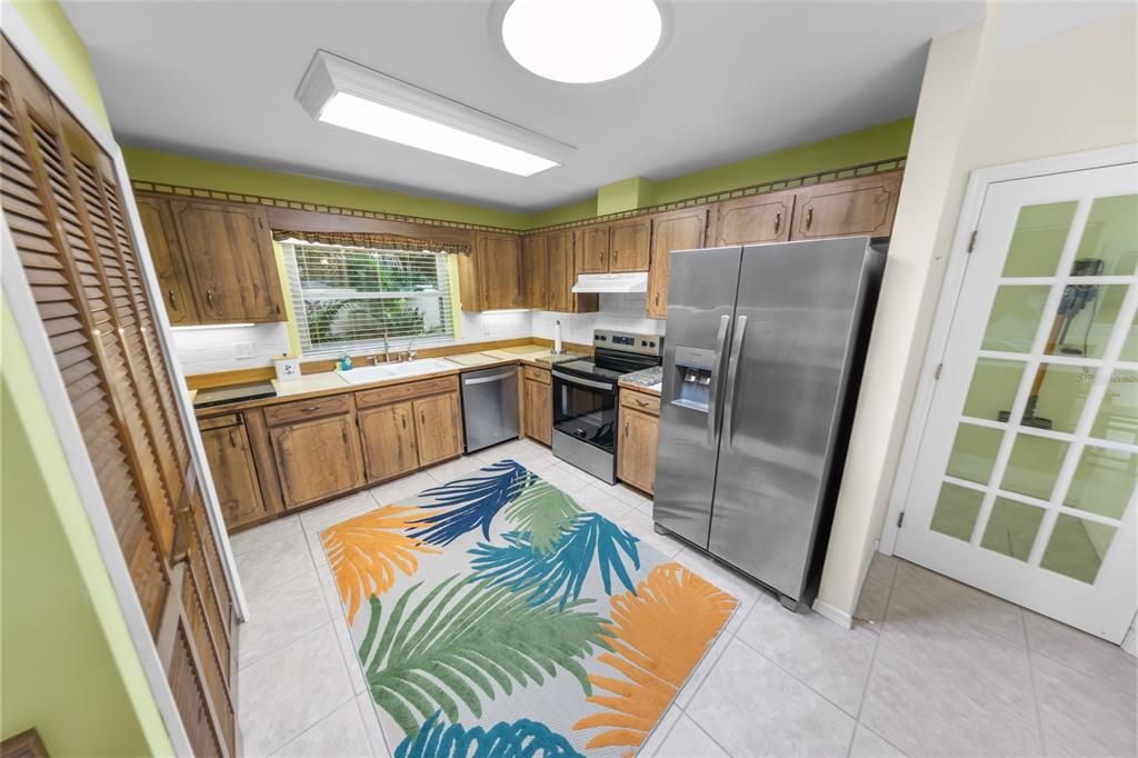 For Sale: $599,900 (3 beds, 2 baths, 1412 Square Feet)